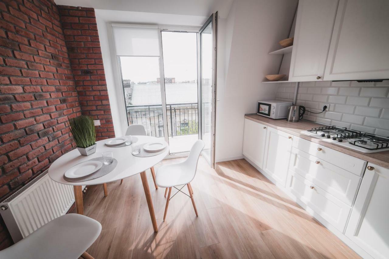 לבוב Kostjukowski Apartments Lychakivska 70A מראה חיצוני תמונה