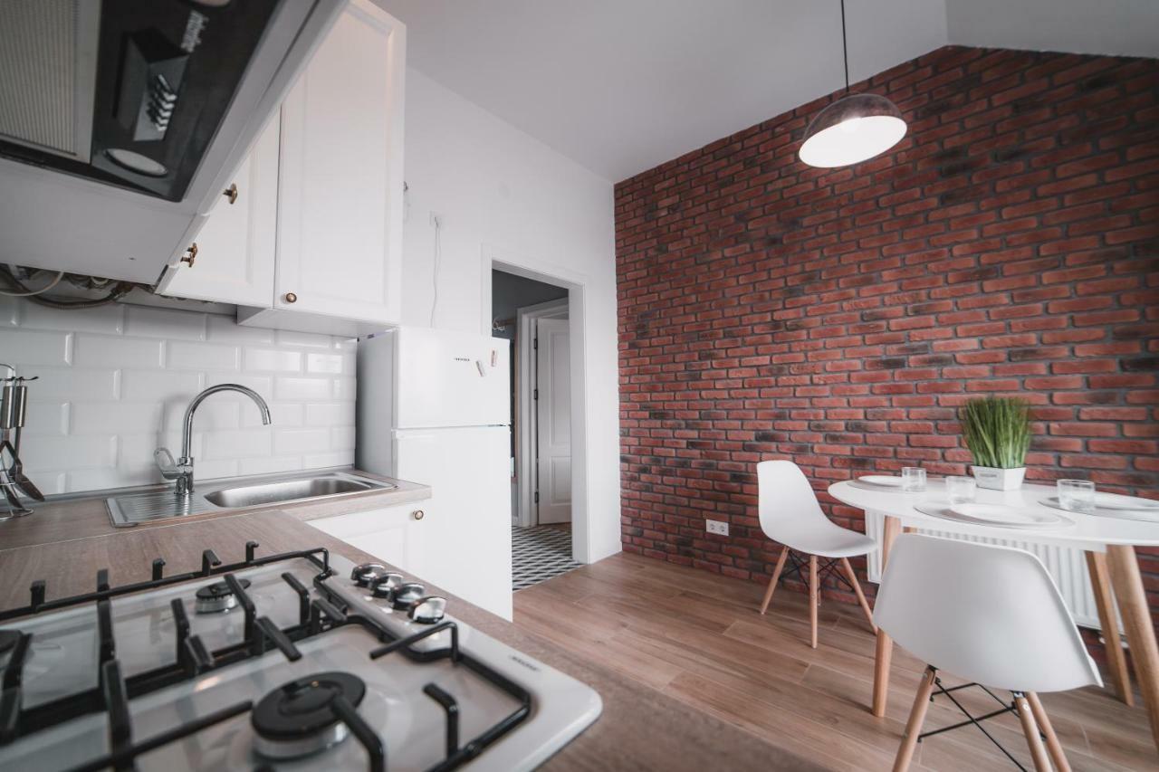 לבוב Kostjukowski Apartments Lychakivska 70A מראה חיצוני תמונה
